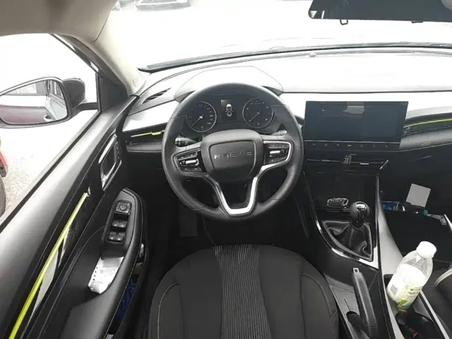 Roewe i5 — Фото автомобиля 14