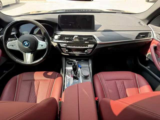 BMW 5 Series — Фото автомобиля 12