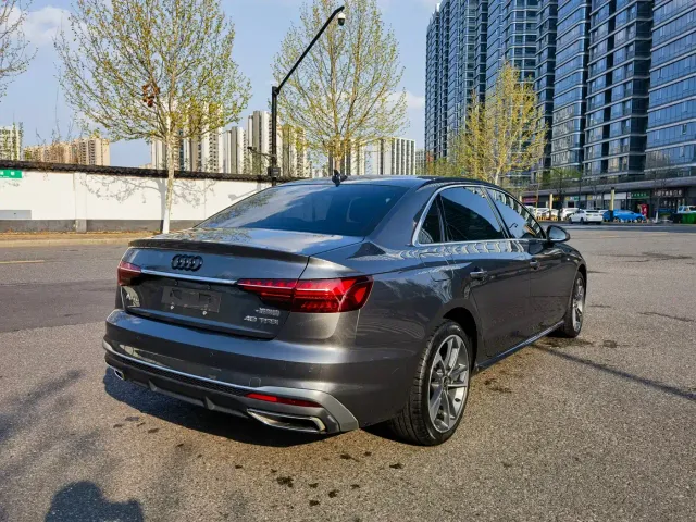 Audi A4L — Фото автомобиля 4