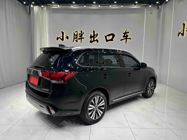 Mitsubishi Outlander — Фото автомобиля 4