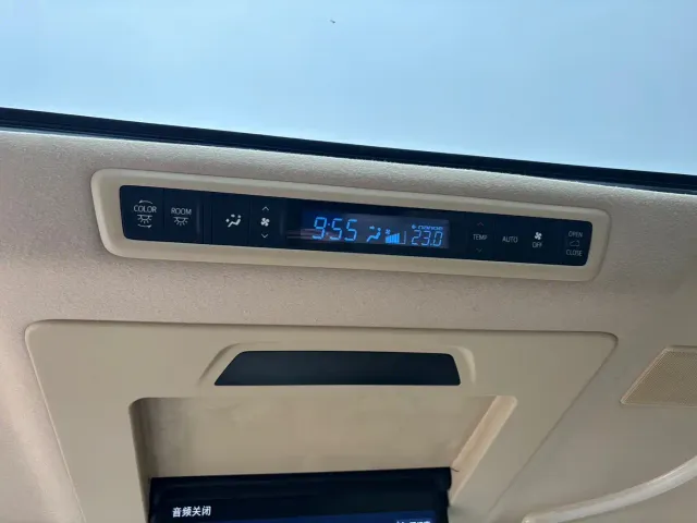 Toyota Alphard — Фото автомобиля 18