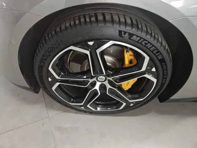 Xiaomi SU7 — Фото автомобиля 22