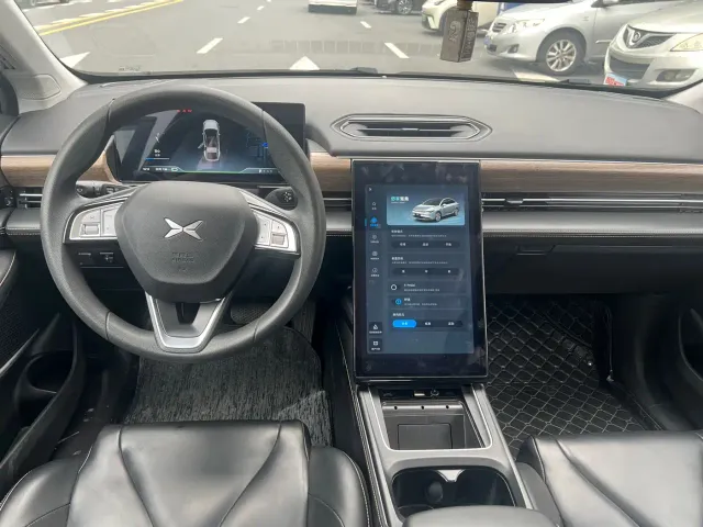 Xpeng P5 — Фото автомобиля 7
