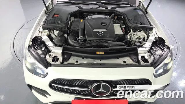 Mercedes-Benz E-Class — Фото автомобиля 6