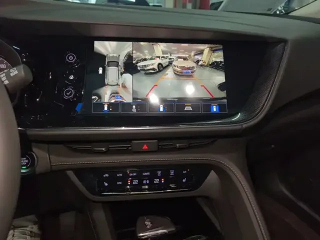 Buick Envision Plus — Фото автомобиля 12