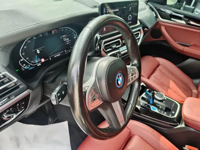 BMW iX3 — Фото автомобиля 10