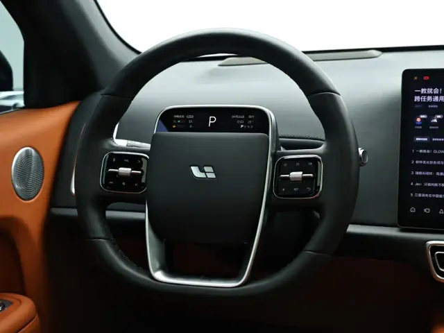 Li Auto L7 — Фото автомобиля 16