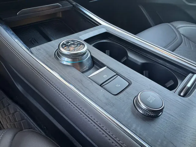 Ford Explorer — Фото автомобиля 17