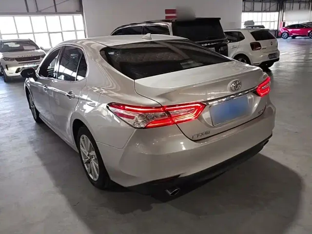 Toyota Camry — Фото автомобиля 4