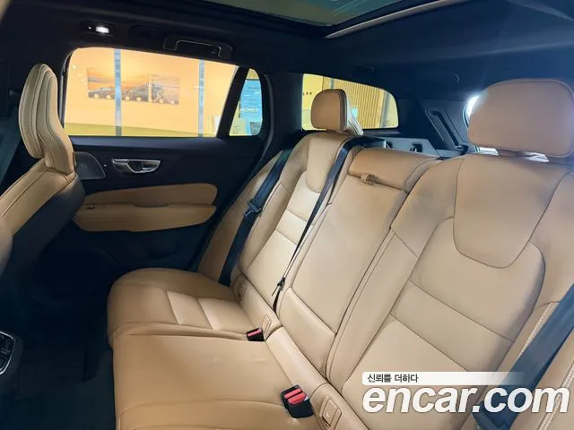 Volvo V60 — Фото автомобиля 11