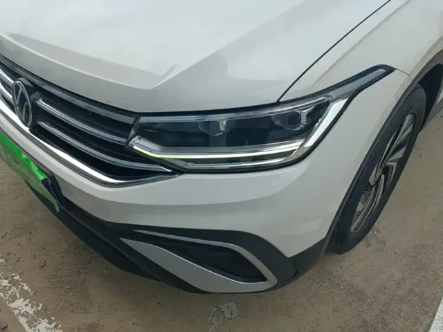 Volkswagen Tiguan L — Фото автомобиля 23