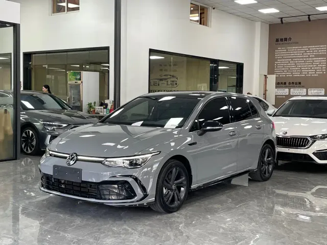 Фотография автомобиля — Volkswagen Golf