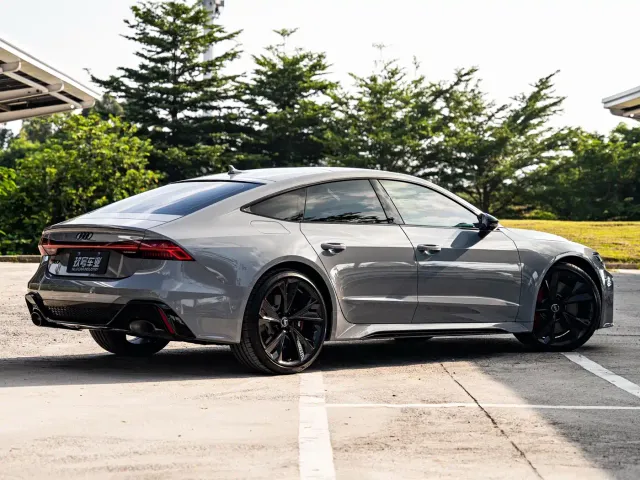 Audi RS 7 — Фото автомобиля 3