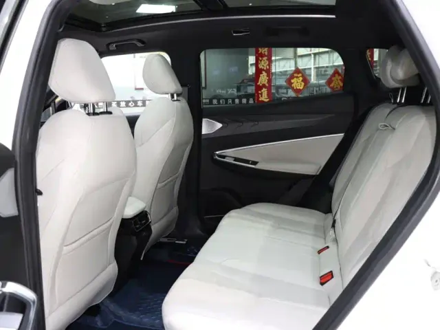Geely Boyue — Фото автомобиля 11