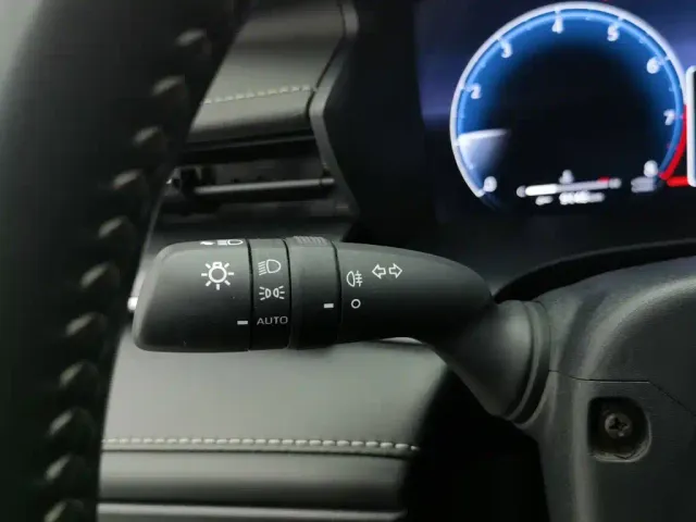 Toyota Camry 2024 2.0G Premium Edition — Фото автомобиля 21