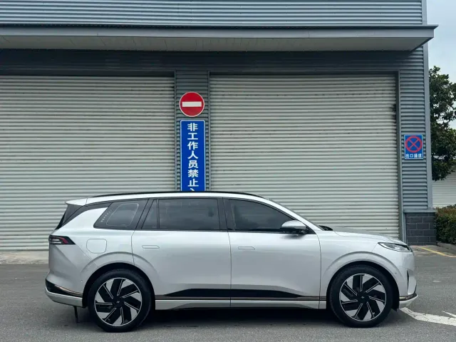 Dongfeng eπ 008 — Фото автомобиля 10