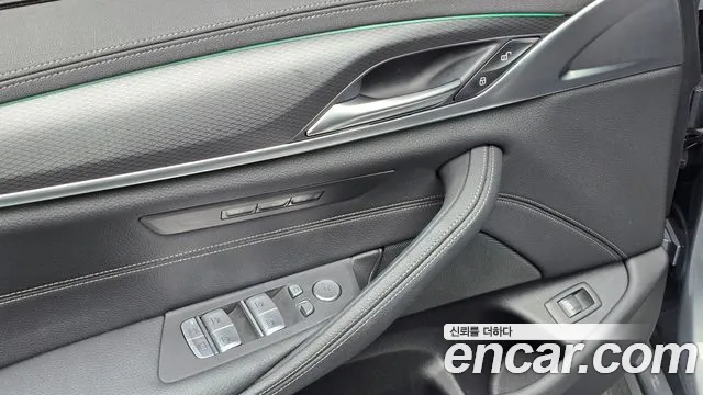 BMW 5-Series — Фото автомобиля 19