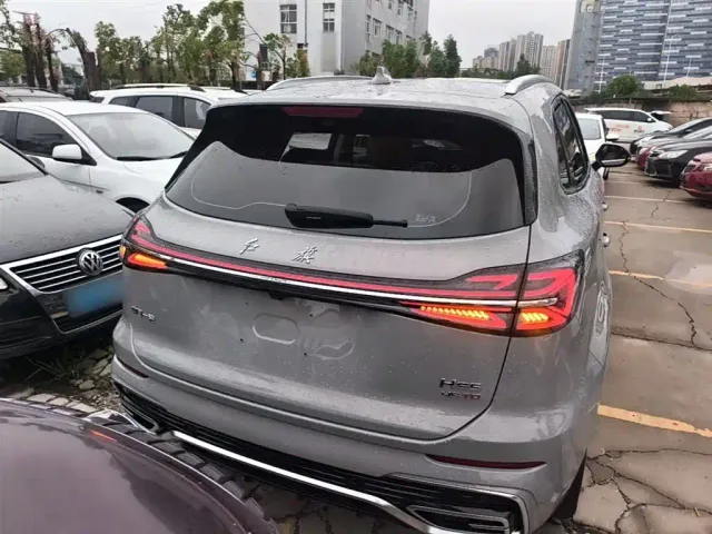 Hongqi HS5 — Фото автомобиля 5