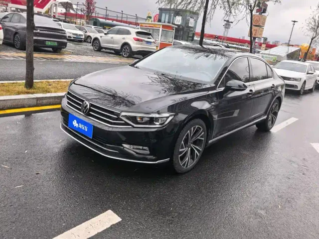 Фотография автомобиля — Volkswagen Magotan