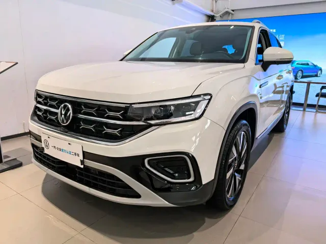 Фотография автомобиля — Volkswagen Tayron