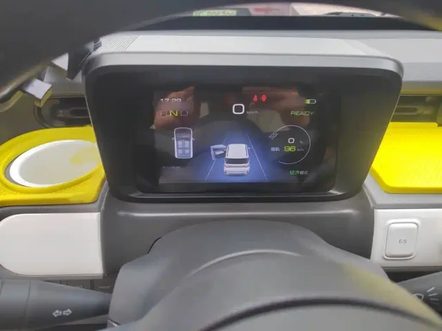 Wuling Hongguang Mini EV — Фото автомобиля 3