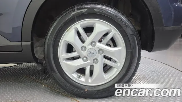 Hyundai Venue — Фото автомобиля 5