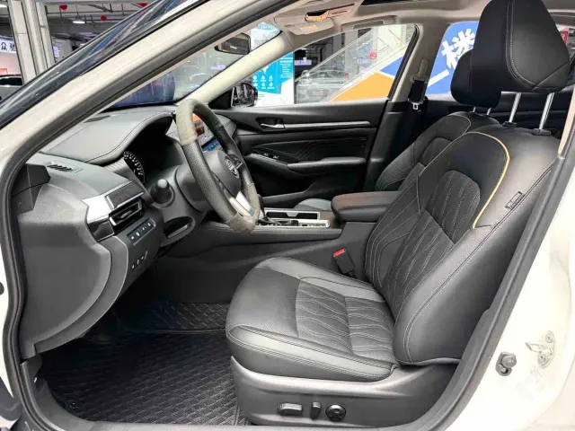 Nissan Teana — Фото автомобиля 7