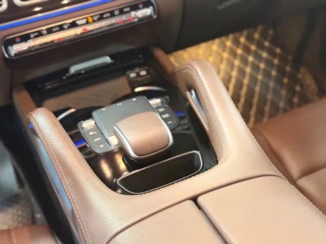 Mercedes-Benz GLE-Class — Фото автомобиля 10