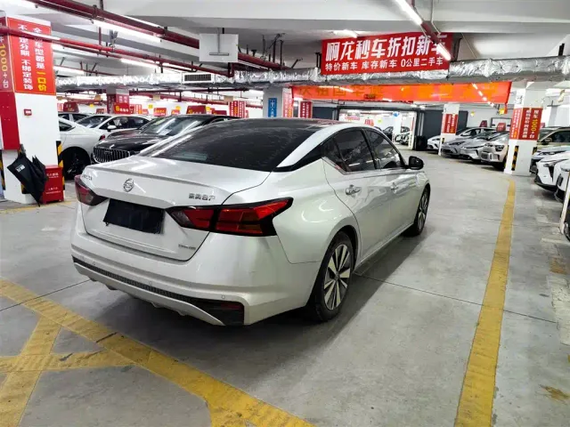 Nissan Teana — Фото автомобиля 9