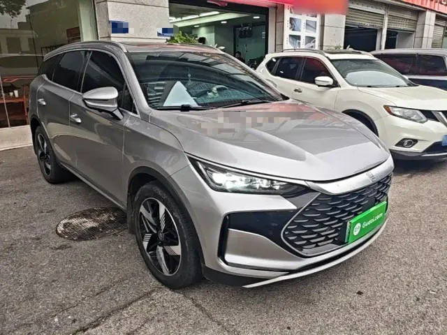 BYD Tang — Фото автомобиля 3