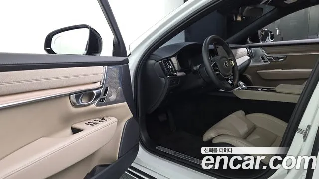 Volvo S90 — Фото автомобиля 10