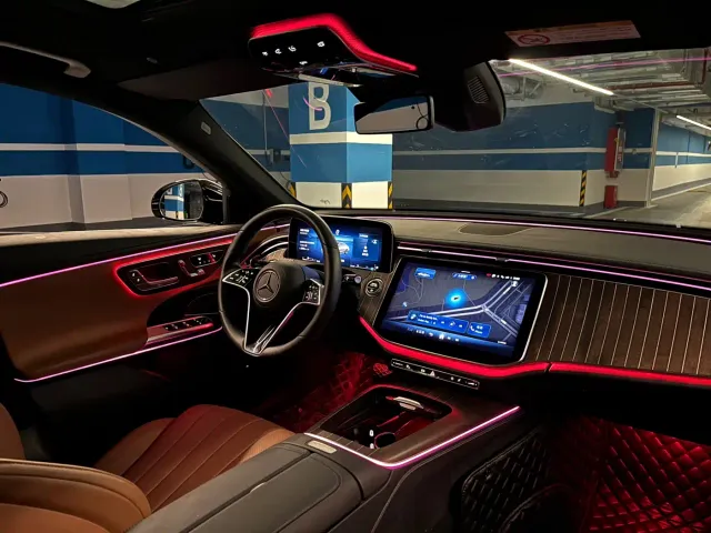 Mercedes-Benz E-Class — Фото автомобиля 13
