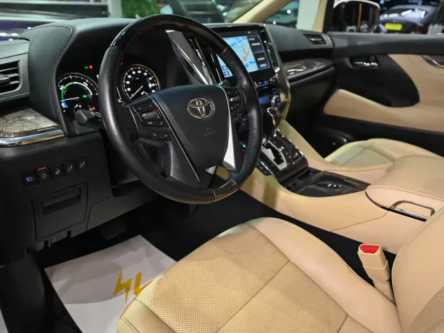 Toyota Alphard — Фото автомобиля 11