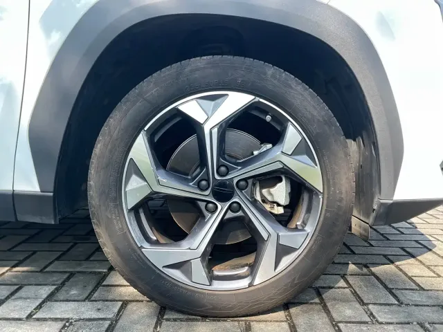 Geely Boyue L — Фото автомобиля 19