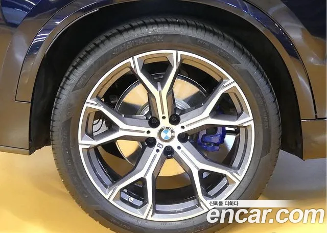 BMW X5 xDrive 40i M Sport — Фото автомобиля 5