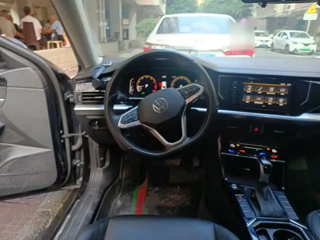 Volkswagen Passat — Фото автомобиля 6