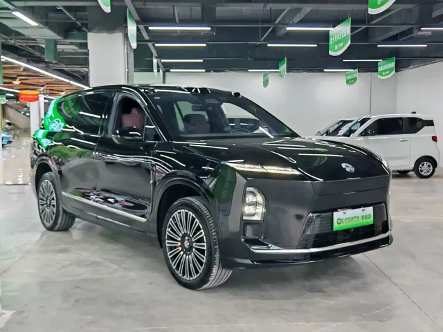 Nio ES8 — Фото автомобиля 3