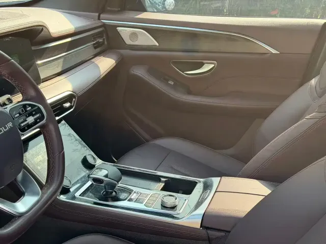 Jetour X90 — Фото автомобиля 10