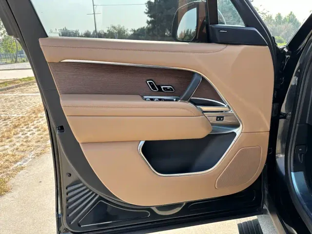 Land Rover Range Rover — Фото автомобиля 14