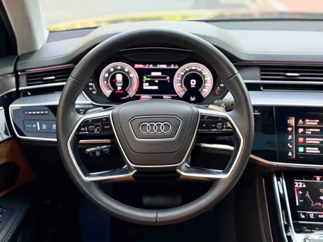 Audi A8 — Фото автомобиля 3