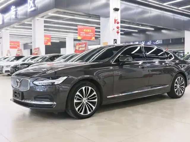 Фотография автомобиля — Volvo S90