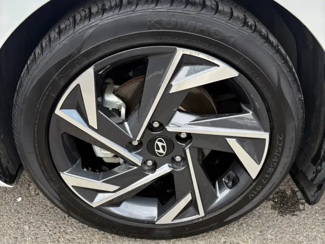 Hyundai Elantra — Фото автомобиля 19