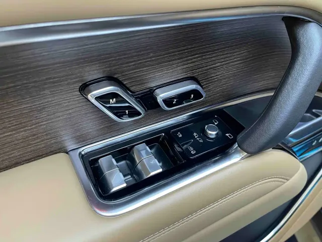 Land Rover Range Rover — Фото автомобиля 16