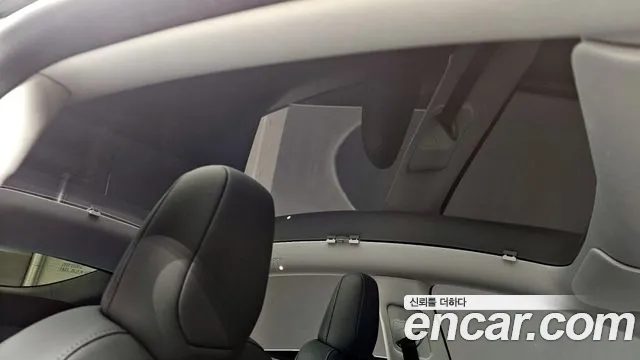 Tesla Model Y — Фото автомобиля 18