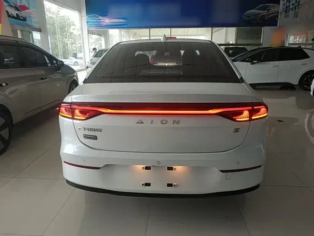 GAC Aion S — Фото автомобиля 5
