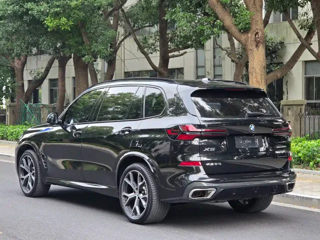 BMW X5 — Фото автомобиля 12
