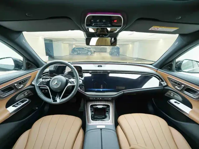Mercedes-Benz E-Class — Фото автомобиля 19