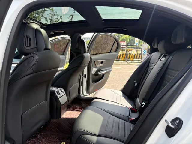 Mercedes-Benz C-Class — Фото автомобиля 12
