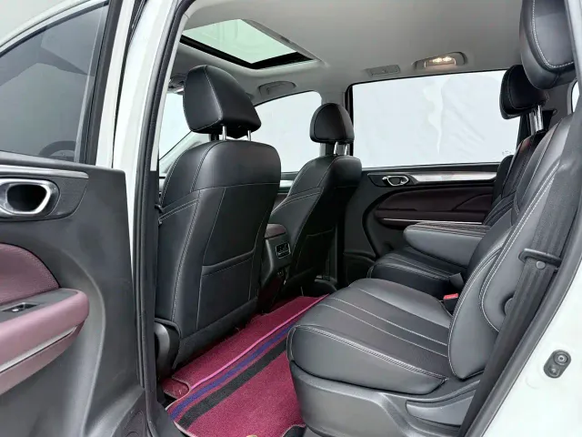 GAC Trumpchi M6 — Фото автомобиля 10