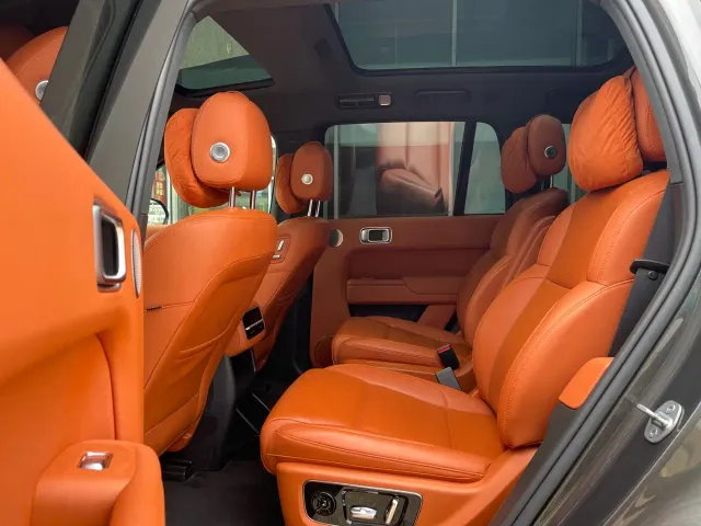 Li Auto L8 — Фото автомобиля 5